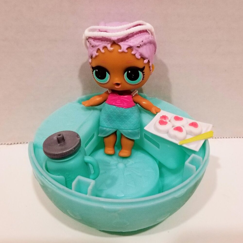 L.O.L. Surprise! Tots Merbaby Doll & Accessories, VGUC - EUC - Picture 11 of 15